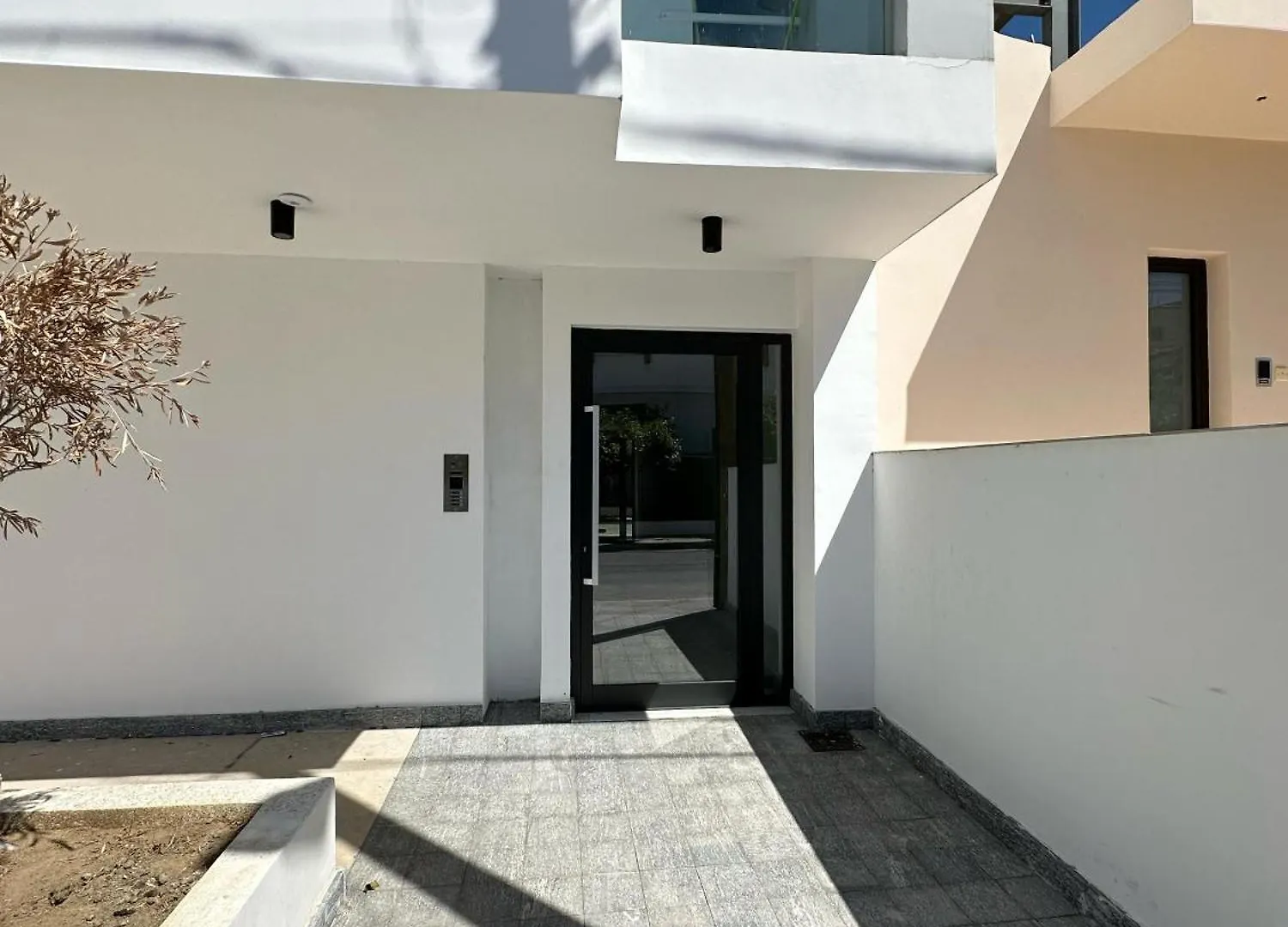 Solara - Stylish Balcony Apartments In Larnaca Cipro