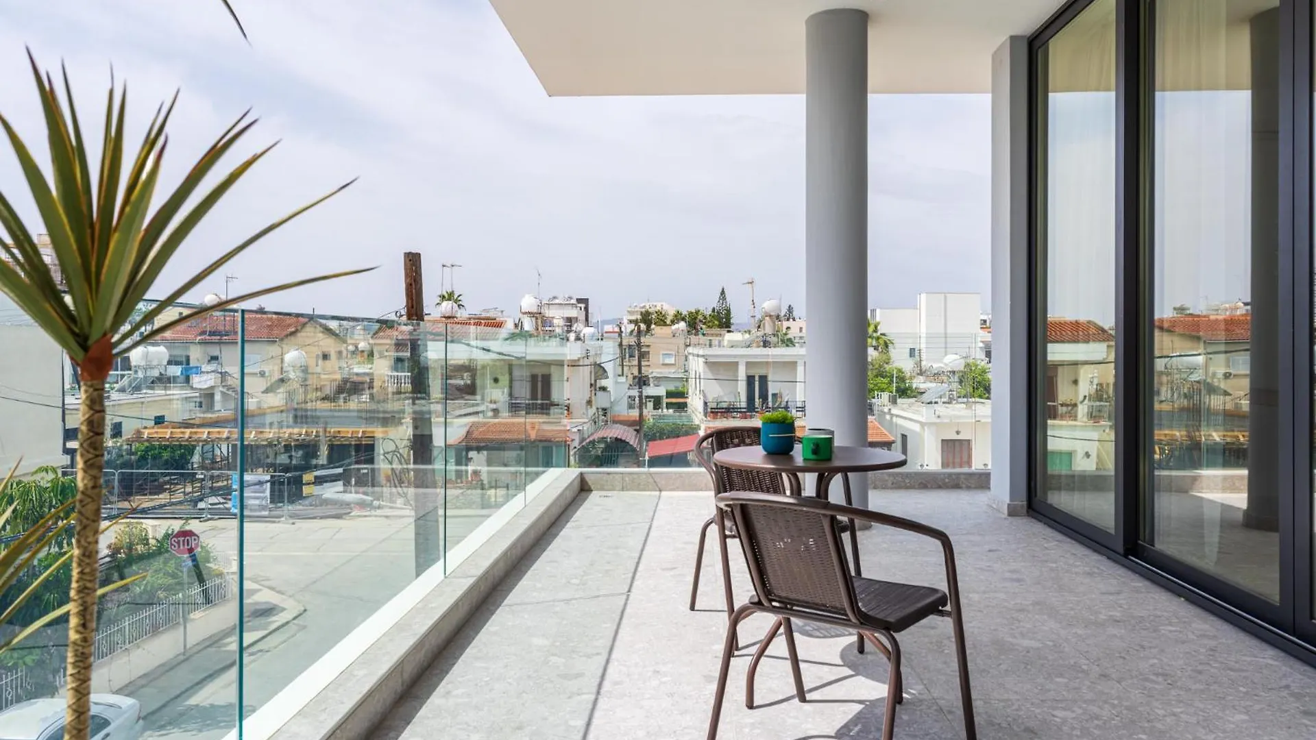 Solara - Stylish Balcony Apartments In Larnaca Cipro