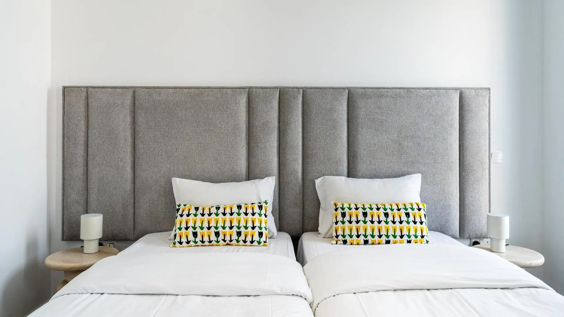 Solara - Stylish Balcony Apartments In Larnaca 0*,  Cipro