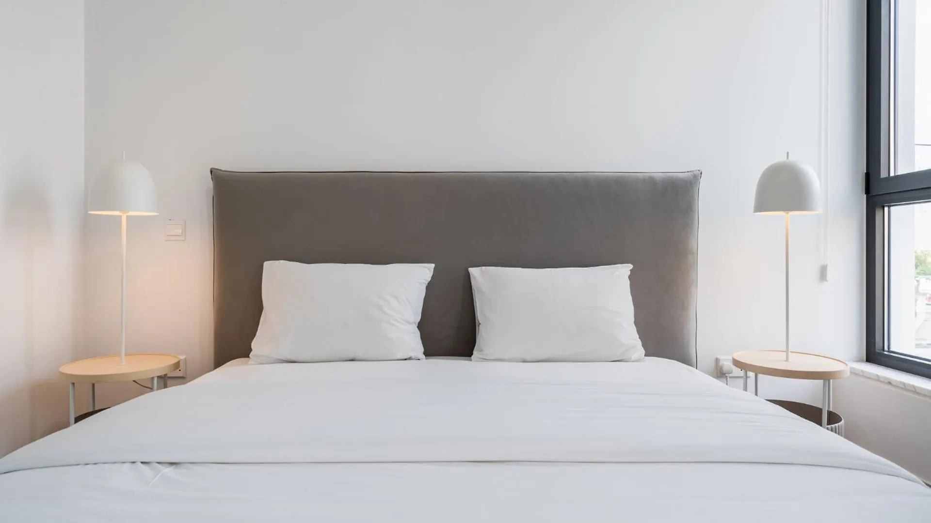 Solara - Stylish Balcony Apartments In Larnaca