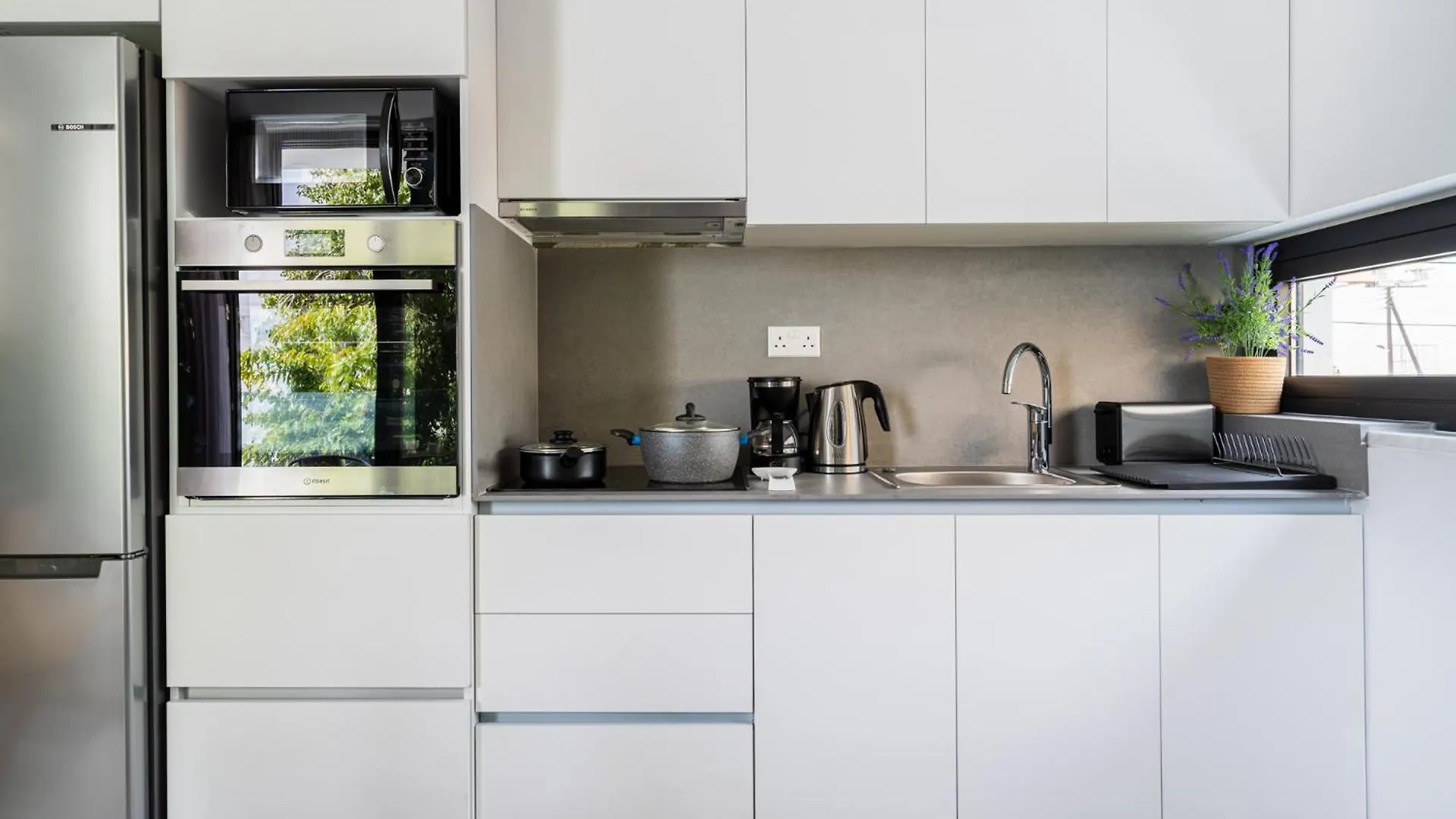 Solara - Stylish Balcony Apartments In Larnaca