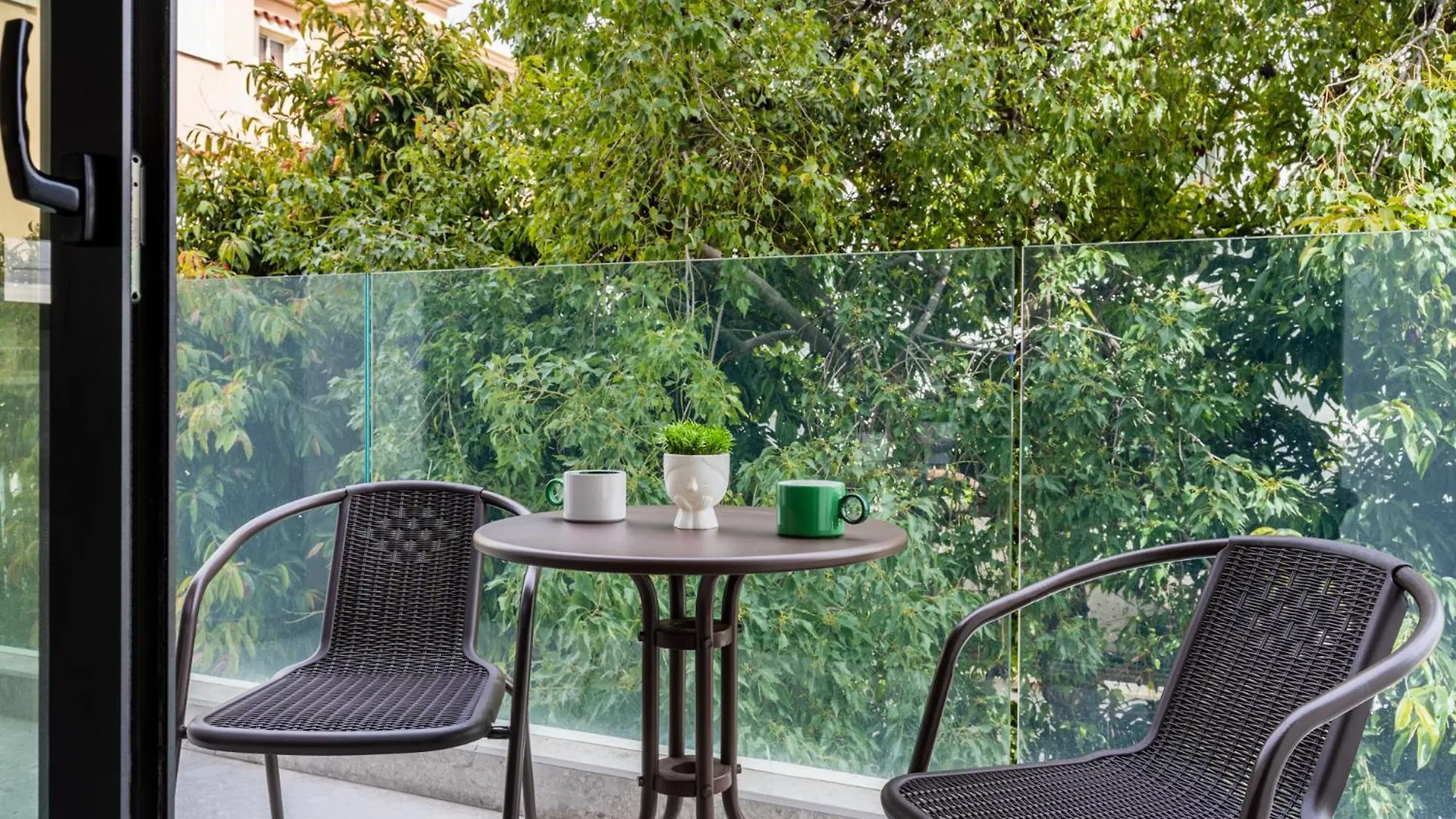 Solara - Stylish Balcony Apartments In Larnaca Cipro