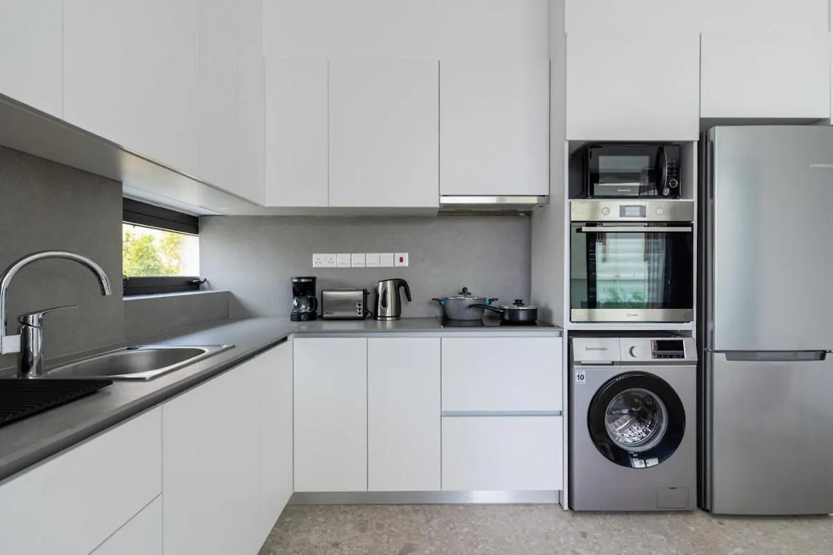 Solara - Stylish Balcony Apartments In Larnaca 0*,  Cipro