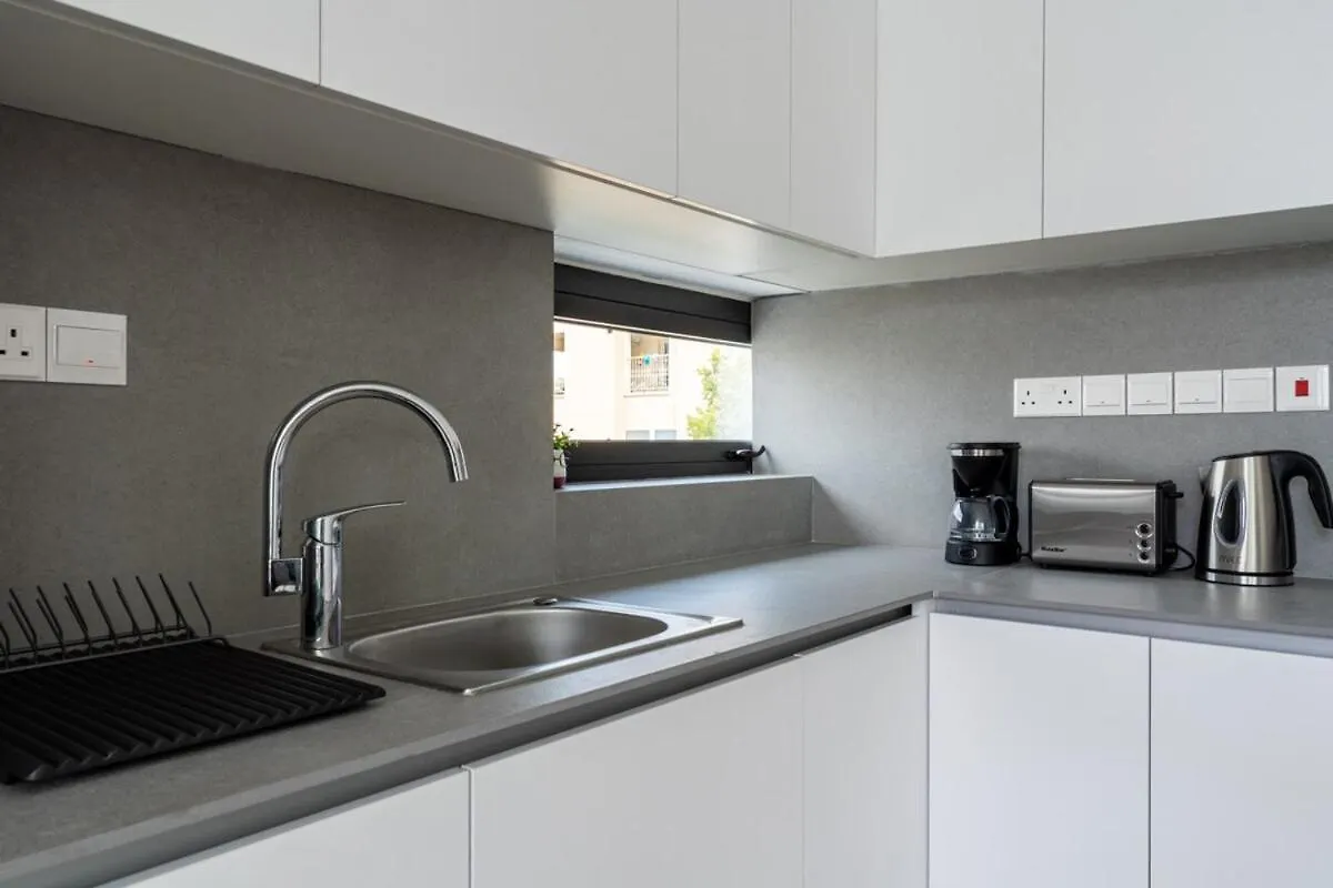 Solara - Stylish Balcony Apartments In Larnaca 0*,  Cipro